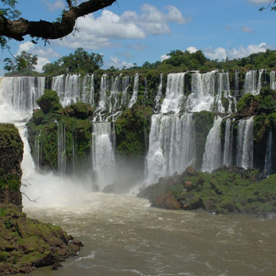 argentine chutes iguazu immersion nature dépaysement cascade jungle unesco parc national cataratas découverte merveille