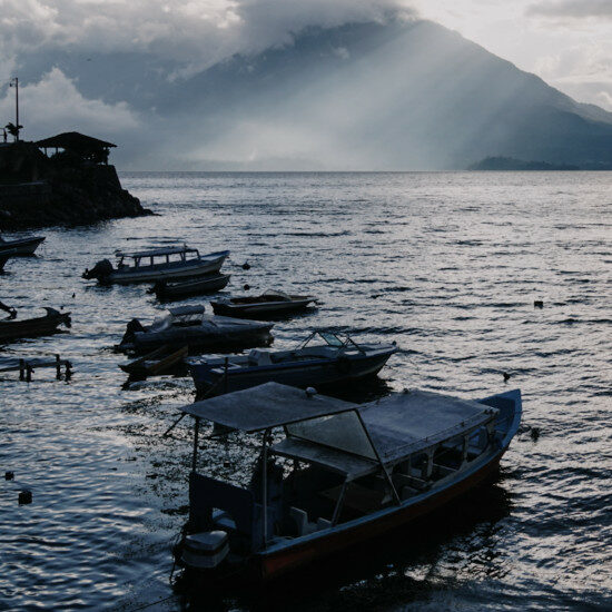 circuit-guatemala-trek-lac-atitlan-vera-unsplash