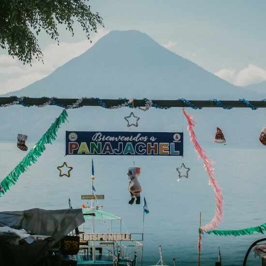 circuit-guatemala-trek-panajachel-christopher-gonzalez-unsplash