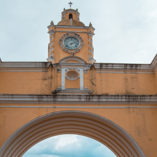 circuit-guatemala-express-antigua-esau-gonzalez-unsplash/