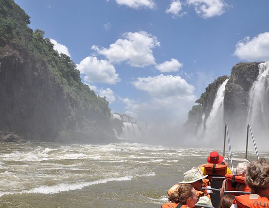 argentine chutes iguazu bateau immersion parc national unesco nature dépaysement