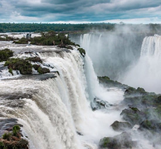 argentine chutes iguazu immersion nature dépaysement cascade jungle unesco parc national cataratas découverte merveille