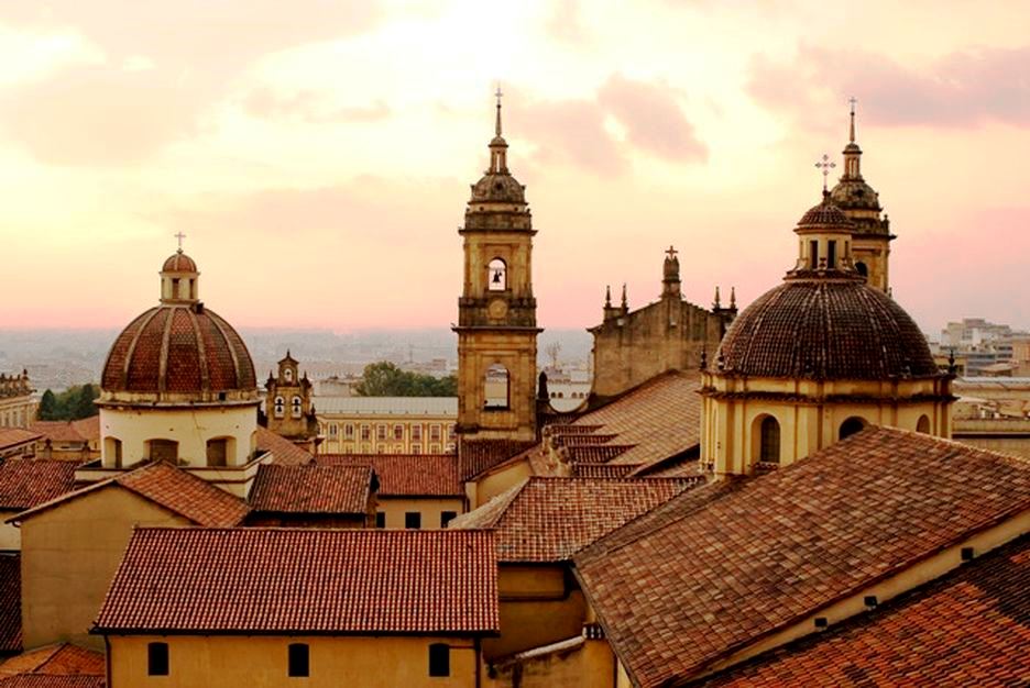 colombie bogota centre historique vue sur les toits architecture coloniale églises