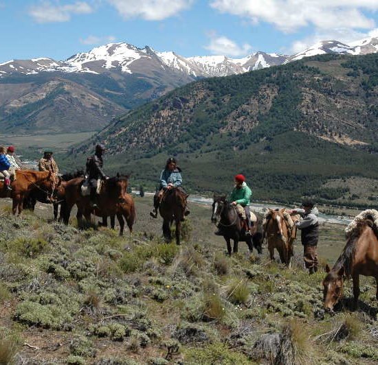 argentine patagonie bariloche gaucho montagne cordillère andes chevaux balade immersion nature