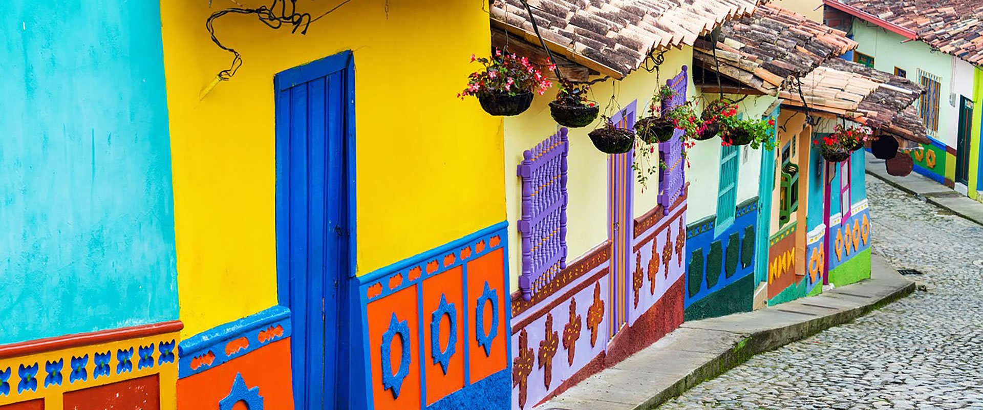 maisons colorées typiques rue pavée colombie bogota capitale