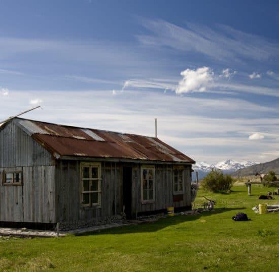 argentine refuge nature campagne montagne dépaysement des glaciers cachés patagonie escondidos puesto de la laguna ferme