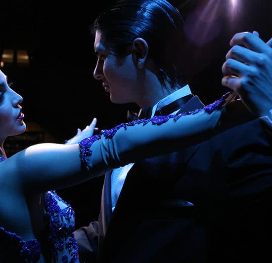 argentine buenos aires capitale stage show tango argentin cours particuliers danse culture locale patrimoine spectacle bleu nuit
