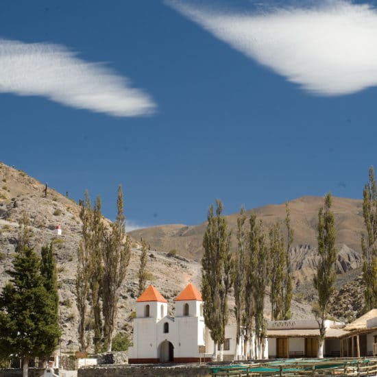 argentine nord ouest argentin cafayate habitant désert montagne église paysage village