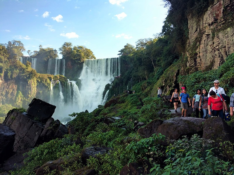 Chutes Iguazu jungle immersion nature parc national argentine panorama merveille unesco visite cascade proximité