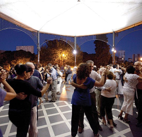 argentine buenos aires capitale stage show tango argentin cours particuliers danse culture locale patrimoine milongas abrazo populaire