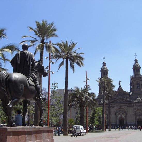 chili santiago cathédrale statue plaza de les armas statue équestre Don Pedro Valdivia