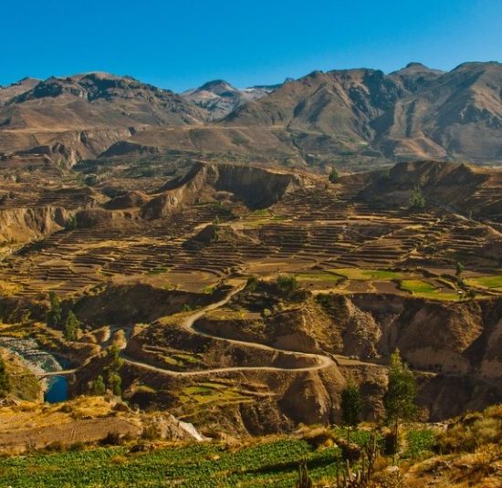 vallée canyon colca pérou montagnes