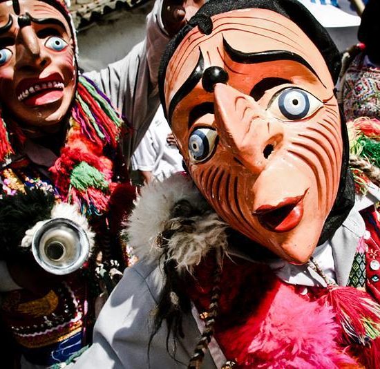 pérou virgen del carmen costumes fête tradition masque