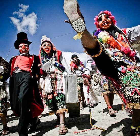 pérou virgen del carmen costumes fête tradition masque