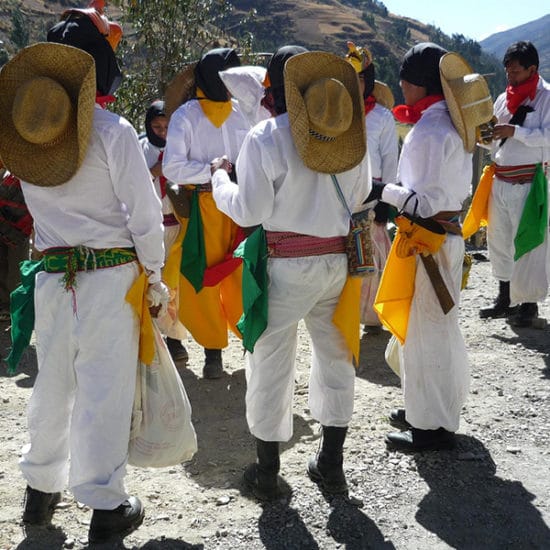 pérou virgen del carmen costumes fête tradition