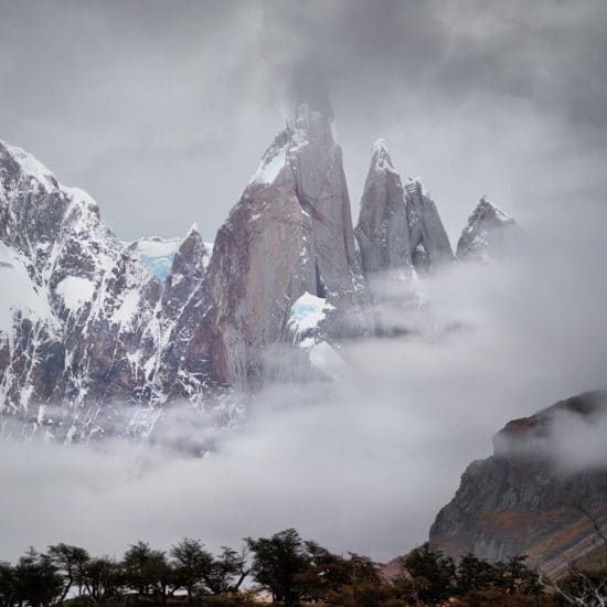 argentine patagonie parc national glaciers el chalten fitz roy paysage nature immersion montagne sauvage photo brouillard brume