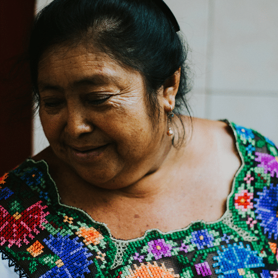 mexique maya femme vetement tradition culture ancestral yucatan