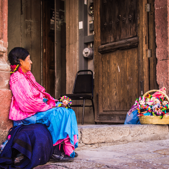 mexique maya femme artisanat poupée tradition culture ancestral