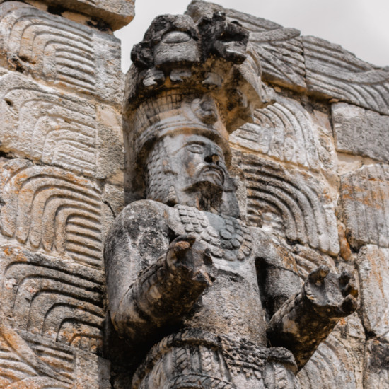 site archeologique pierre statue voyage mexique tierra latina