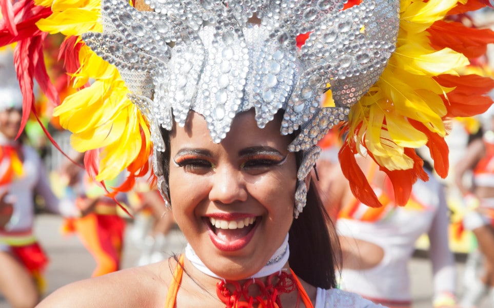 TierraLatina-Colombie-Carnaval-Barranquilla-Femme-Déguisée