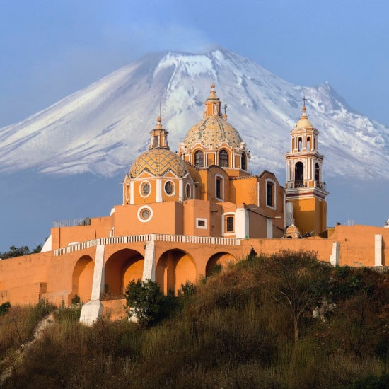 TierraLatina-Mexique-Cholula-Pyramide-Eglise-Volcan-Popocatépetl