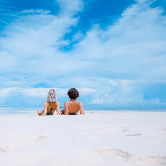 Tierra-Latina-Mexique-Holbox-Plage-Couple-Détente