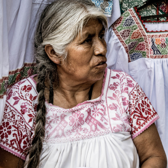 TierraLatina-Mexique-Oaxaca-Femme-Vêtement-Traditionnel-Marché
