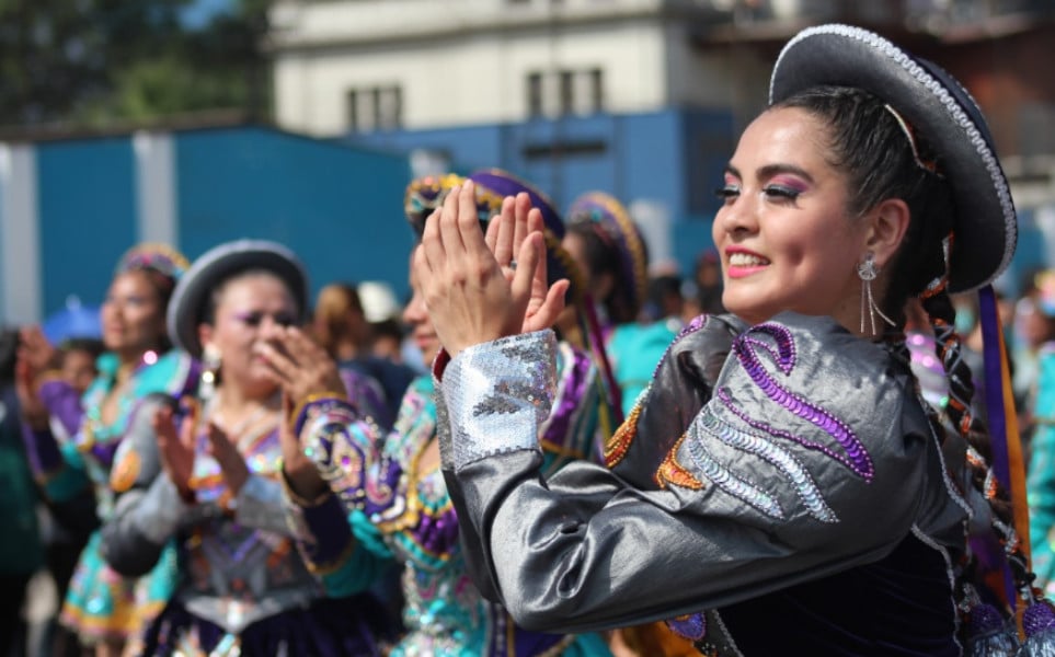 TierraLatina-Pérou-Carnaval-Puno-Femme-Déguisée