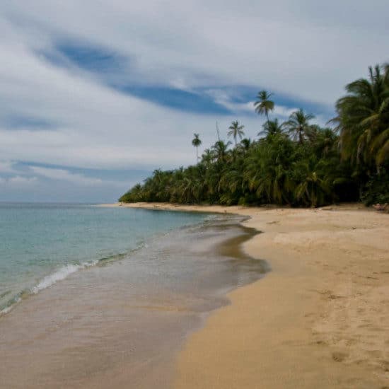 tierra-latina-christoffer-underscloser-plage-puerto-viejo-costa-rica