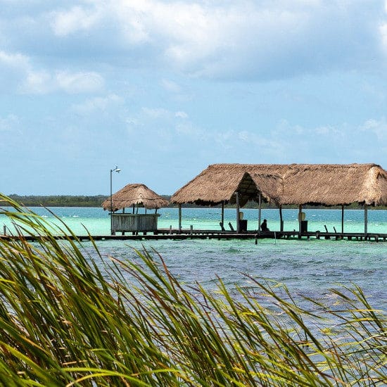 tierra-latina-laguna-bacalar-mexique