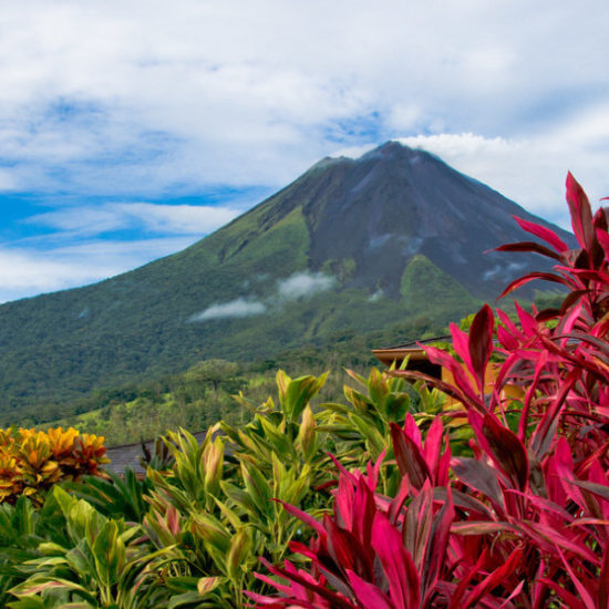 tierra-latina-volcan-arenal