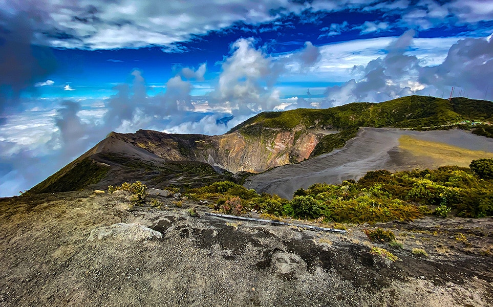 voyage-costa-rica-volcan-izazu-leonel-heisenberg-unsplash.jpg