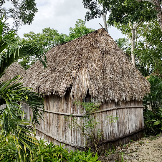 voyage-mexique-yucatan-habitant-maya-cabanas-alex-limplaire