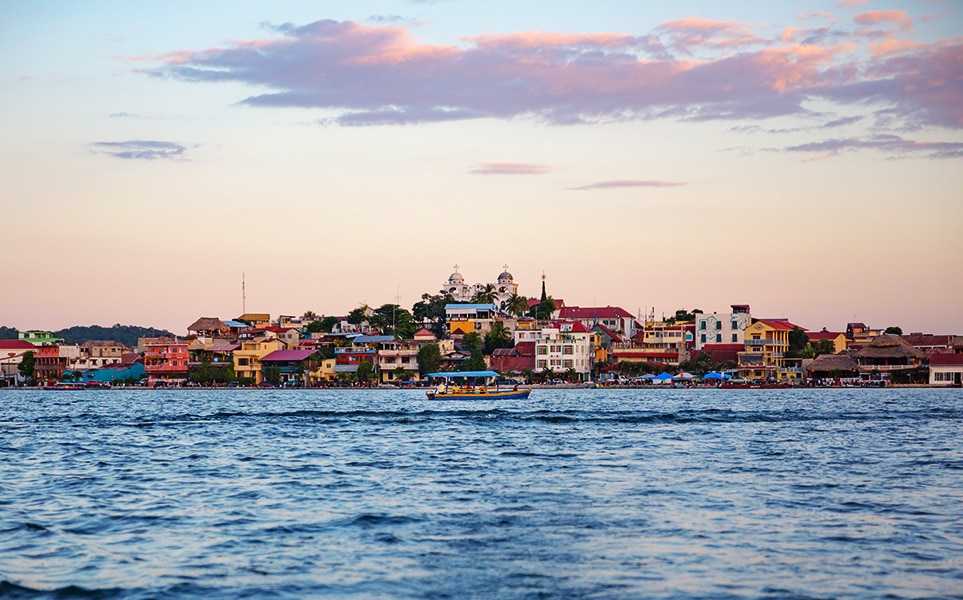 voyage-guatemala-isla-flores-peten-michiel-ton-unsplash