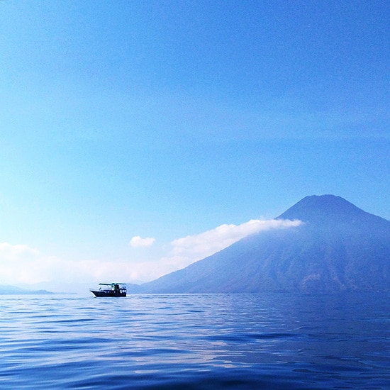 voyage-guatemala-lac-atitlan-pexels-jimmy-maffio