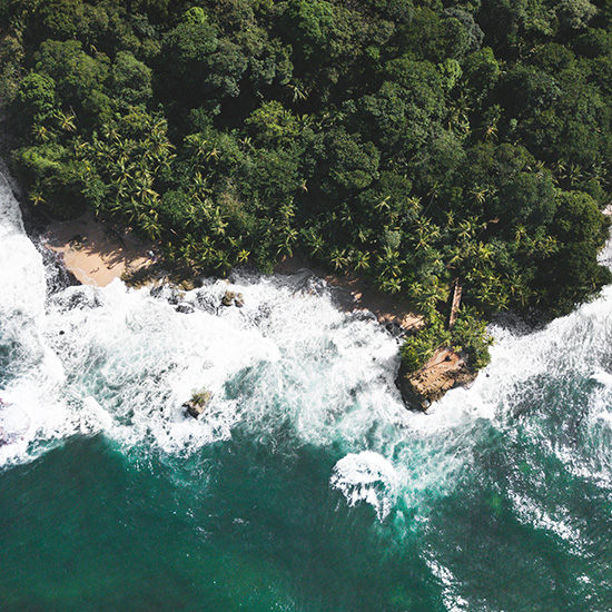 voyage-costa-rica-manzanillo-luis-diego-aguilar-unsplash