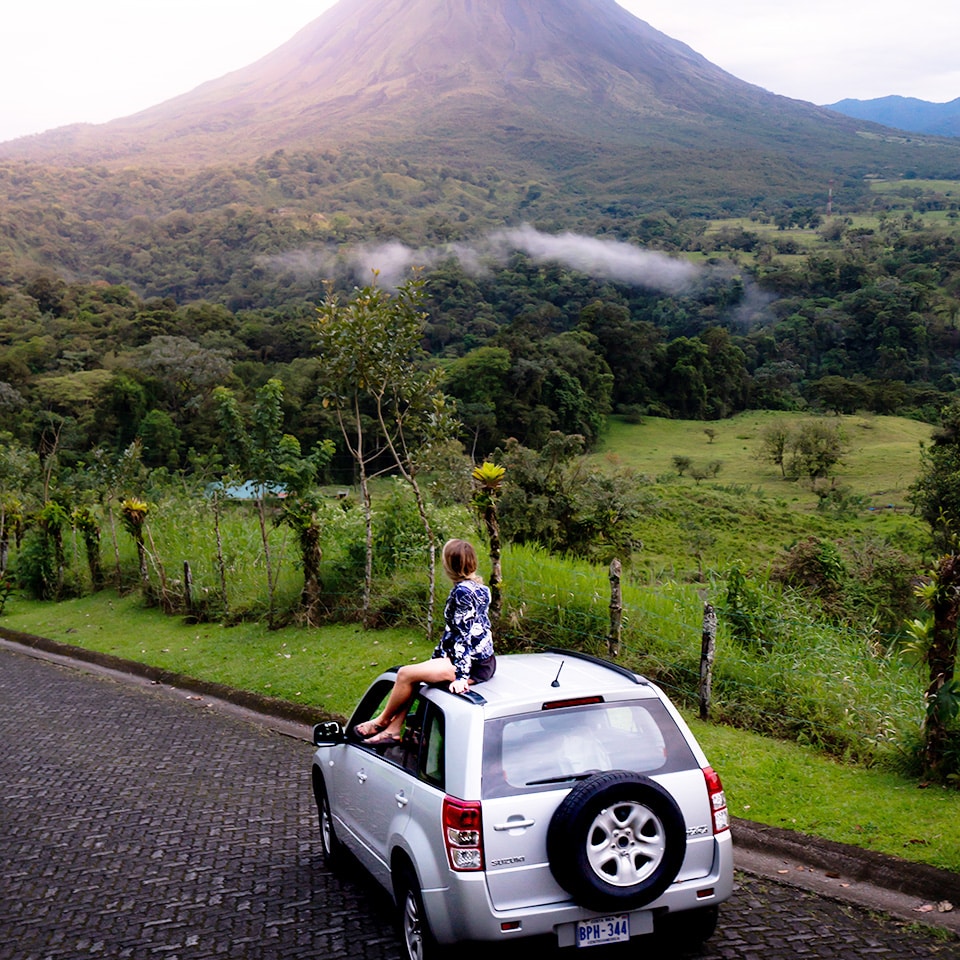 voyage-costa-rica-road-trip-trail-unsplash