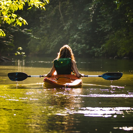 voyage-costa-rica-tortuguero-kayak-filip-mroz-unsplash