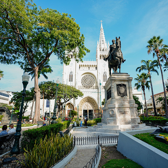 voyage-equateur-guayaquil-kiyoshi-unsplash