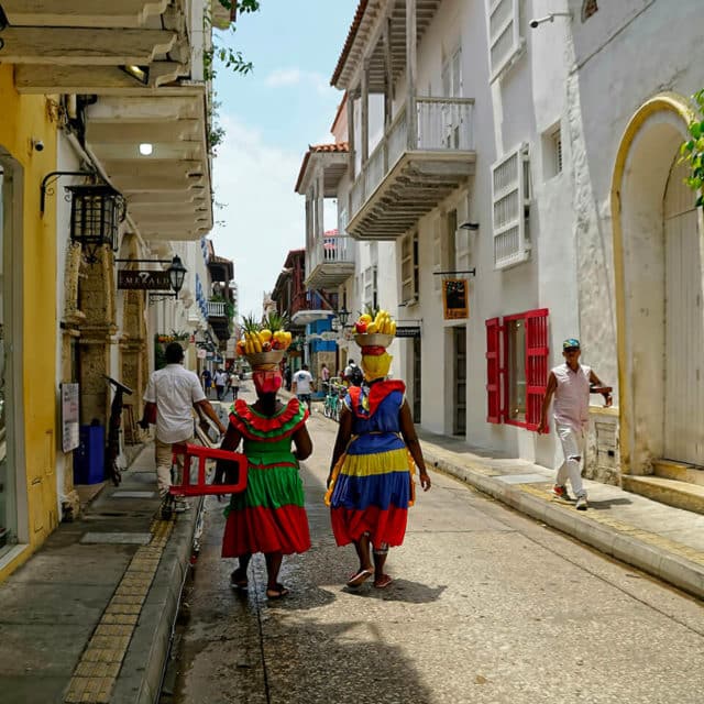 voyage-colombie-valise-carthagene-ricardo-gomez-angel-unsplash
