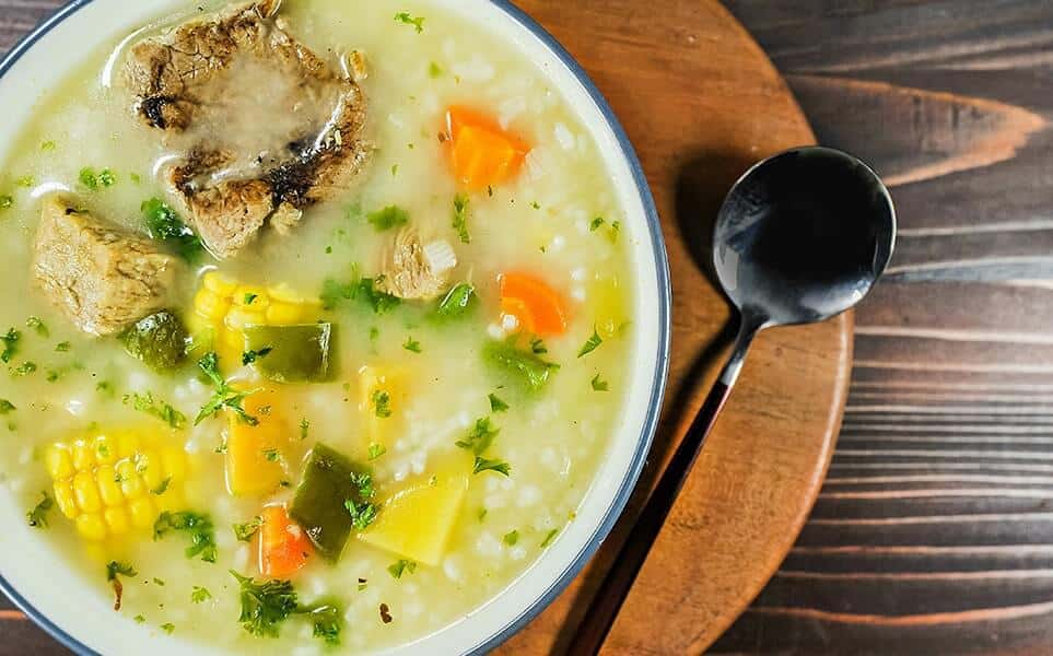 voyage-colombie-panama-gastronomie-sancocho-keesha-s-kitchen-unsplash