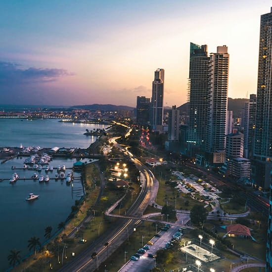 voyage-panama-city-miguel-bruna-unsplash